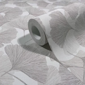 Törtfehér és púderes szürke tónusú 3d gingko mintás tapéta