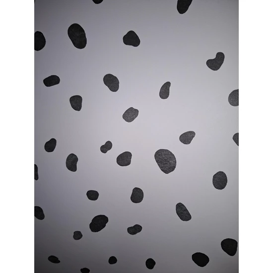 Fehér alapon szürke fekete pöttyös tapéta