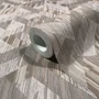 Kép 1/2 - Ezüstös szürke és hűvös taupe tónusú geometriai mintás tapéta